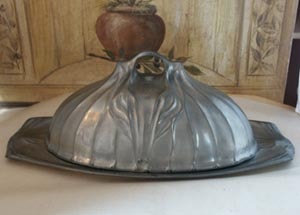 plat avec couvercle avant restauration