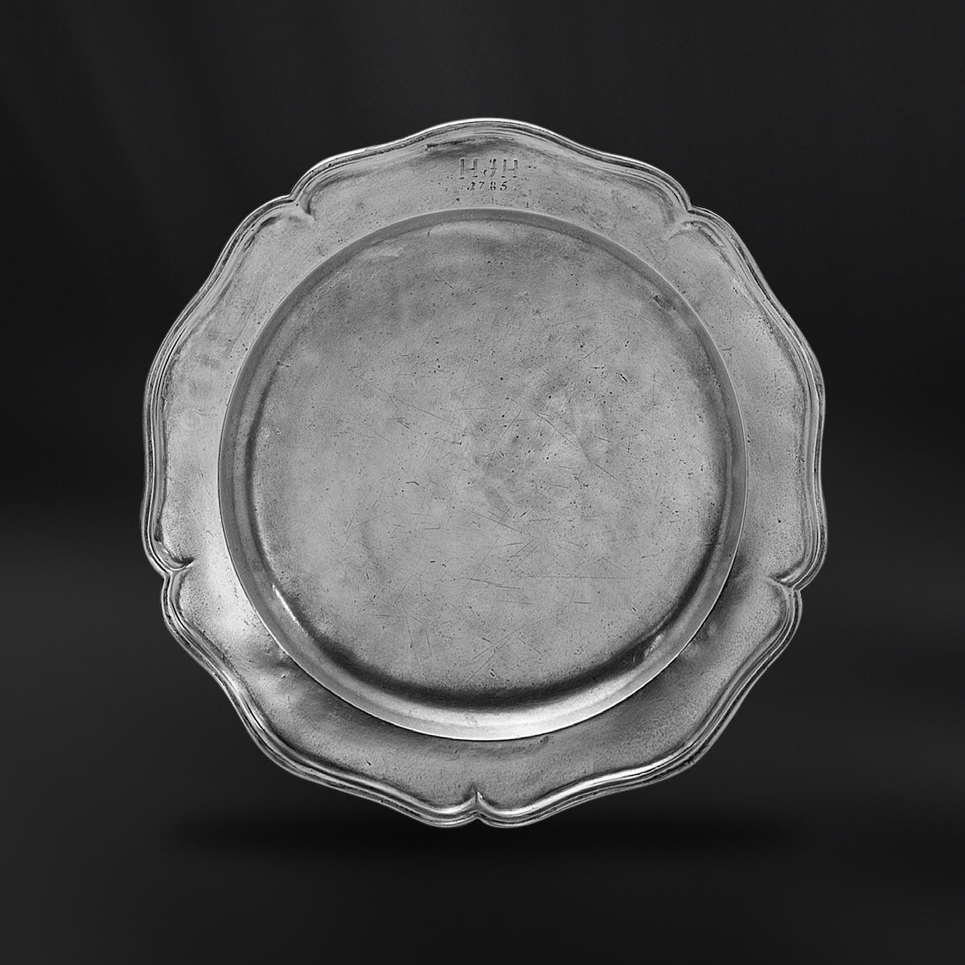 PLAT etain antique